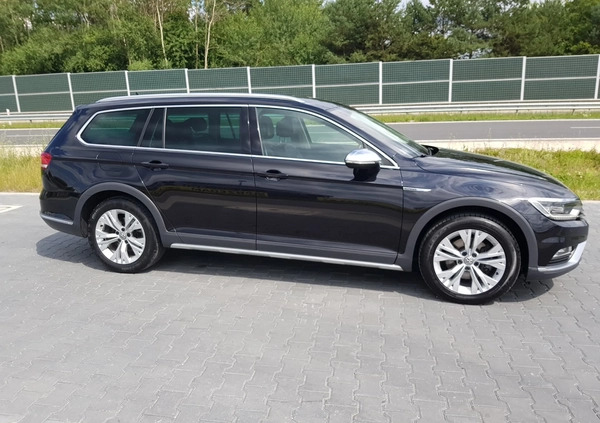 Volkswagen Passat cena 84000 przebieg: 165000, rok produkcji 2016 z Włodawa małe 781